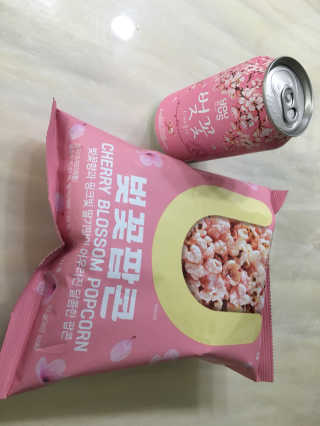 GS25 벚꽃 팝콘 + 벚꽃스파클링 + 벚꽃 청포도 에이드 — 5점을 준 리뷰어가 2018년 3월 올린 사용 사진