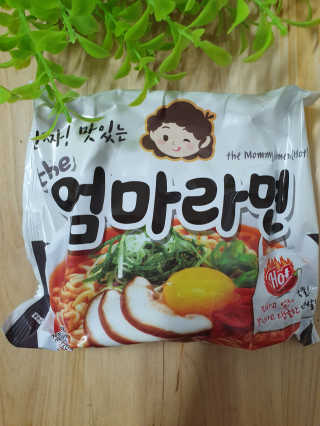 라면 그대로가 제일 맛있는 더엄마라면 — 5점을 준 리뷰어가 2019년 7월 올린 사용 사진