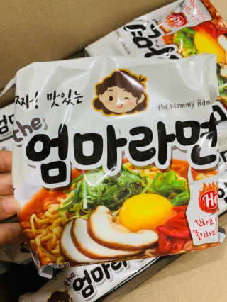 라면 그대로가 제일 맛있는 더엄마라면 — 4점을 준 리뷰어가 2019년 7월 올린 사용 사진