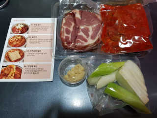 땡땡쿡 더실비김치찌개 2인분 710g 라면사리 포함 — 5점을 준 리뷰어가 2020년 2월 올린 사용 사진