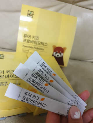 네츄럴굿띵스 퓨어 키즈 프로바이오틱스 60포 — 5점을 준 리뷰어가 2019년 6월 올린 사용 사진