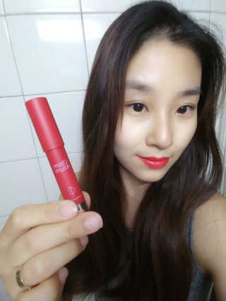 포렌코즈 글램 얼루어 립 크레용 — 4.67점을 준 리뷰어가 2017년 7월 올린 사용 사진