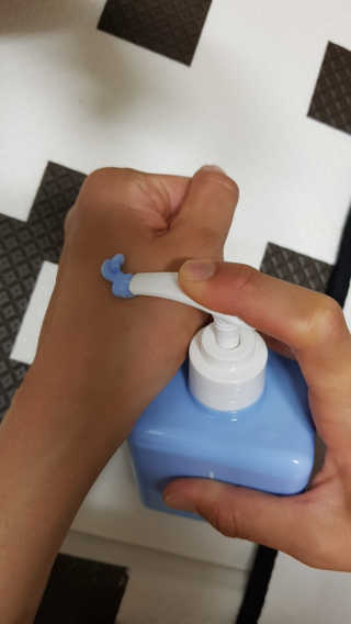 포잇 블루에너지 아줄렌 대용량 수분크림300ml — 3점을 준 리뷰어가 2018년 10월 올린 사용 사진