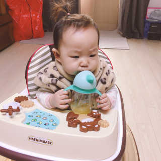 유비맘 트라이탄 코니빨대컵_컬러 랜덤 발송 — 1.5점을 준 리뷰어가 2020년 1월 올린 사용 사진