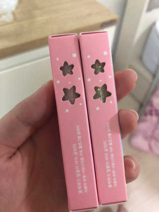 [블랙루즈] 펄블리 아이 글리터 2종 — 5점을 준 리뷰어가 2019년 1월 올린 사용 사진