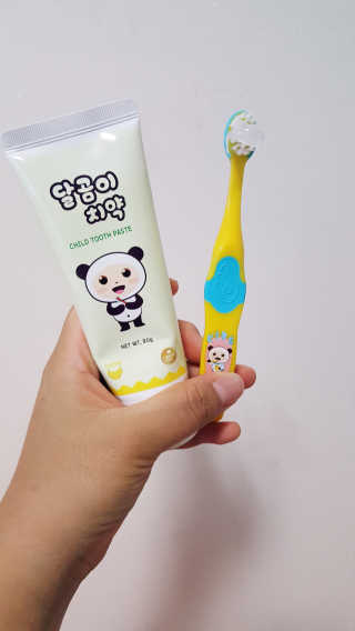 달곰이 어린이 치약+어린이 칫솔 SET — 4점을 준 리뷰어가 2017년 8월 올린 사용 사진