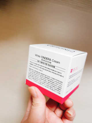 메이니 화이트 신드라 크림 70ml — 4점을 준 리뷰어가 2018년 4월 올린 사용 사진