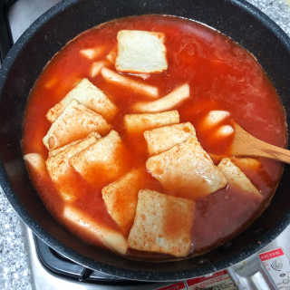 잠실맛집,홍코너떡볶이가우리집에[옛날맛,짜장맛옵션] — 5점을 준 리뷰어가 2019년 12월 올린 사용 사진