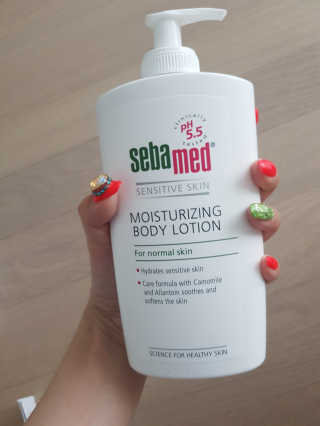 세바메드 모이스처라이징 바디로션 400ml — 5점을 준 리뷰어가 2019년 7월 올린 사용 사진