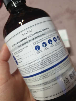 달리프 베러 퍼퓸 샴푸 1000ml 레이니데이 or 일랑로즈 — 5점을 준 리뷰어가 2020년 1월 올린 사용 사진