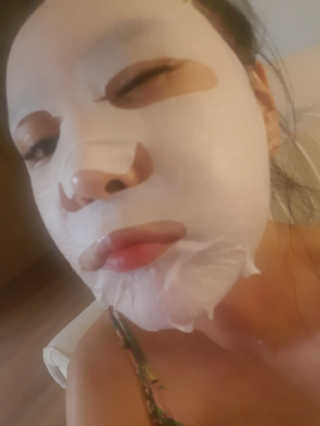 유산균하우스 [프로바이오닉]스킨프로바이오틱스 마스크 10매입 — 5점을 준 리뷰어가 2019년 9월 올린 사용 사진