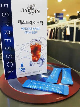 (주)쟈뎅 [쟈뎅] 에스프레소스틱 아이스블렌드 — 5점을 준 리뷰어가 2019년 5월 올린 사용 사진