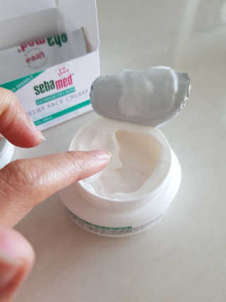 세바메드 우레아 수분폭탄크림 50ml — 4점을 준 리뷰어가 2019년 10월 올린 사용 사진