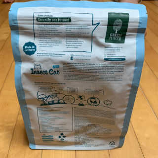 그린펫푸드 인섹트캣 글루텐프리（1.2KG） — 3점을 준 리뷰어가 2019년 9월 올린 사용 사진