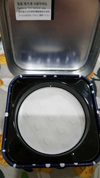 수피요 통동 팔공검 NO SEBUM POWDER PACT — 5점을 준 리뷰어가 2018년 6월 올린 사용 사진