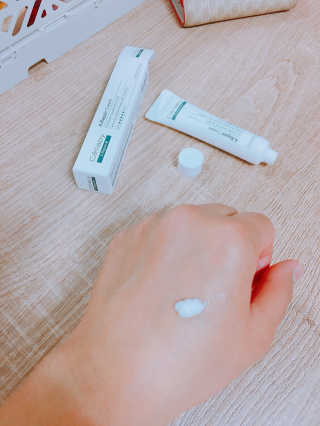 셀라피 에이리페어플러스크림 — 4.67점을 준 리뷰어가 2018년 4월 올린 사용 사진