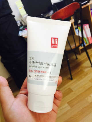 일리윤 세라마이드 아토 집중 크림 — 3.67점을 준 리뷰어가 2017년 6월 올린 사용 사진