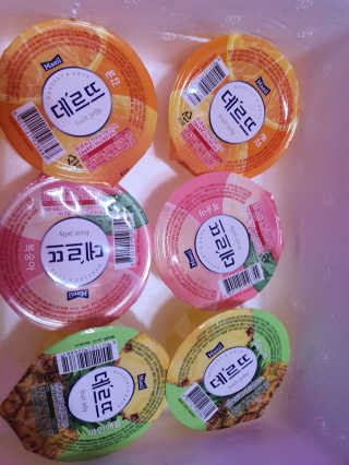 데르뜨 떠먹는 과일 3종, 짜먹는 과일 2종 총 10개 체험 — 4.5점을 준 리뷰어가 2020년 3월 올린 사용 사진