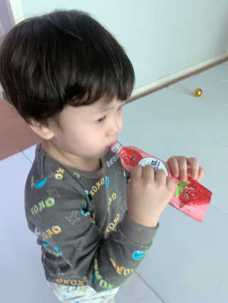 데르뜨 떠먹는 과일 3종, 짜먹는 과일 2종 총 10개 체험 — 5점을 준 리뷰어가 2020년 3월 올린 사용 사진