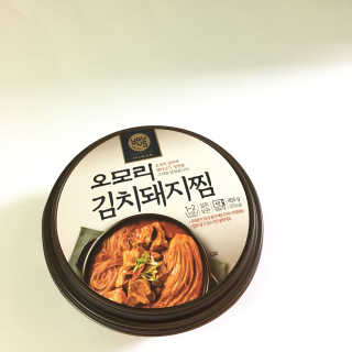 GS25 YOU US  오모리김치돼지찜 — 4.67점을 준 리뷰어가 2018년 3월 올린 사용 사진
