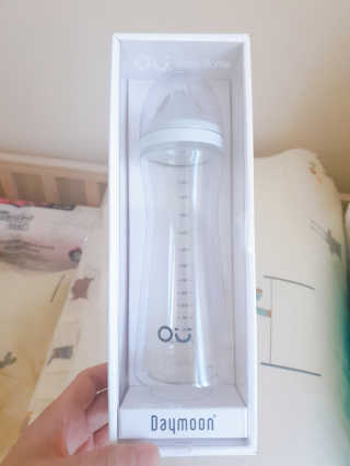 엄마의 바램을 담은 프리미엄 감성젖병 오유위시 260ml — 5점을 준 리뷰어가 2020년 3월 올린 사용 사진