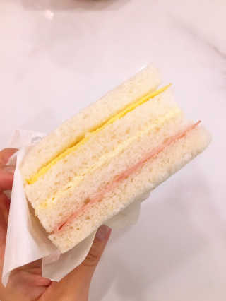 메이젠 인천논현점 [메이젠_논현]샌드위치 4개,소금커피,밀크티,마카롱 — 5점을 준 리뷰어가 2019년 3월 올린 사용 사진