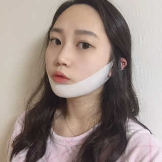 스케덤 클루덤 리프팅 패치 — 3.5점을 준 리뷰어가 2019년 4월 올린 사용 사진
