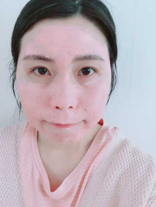 하프 문 아이즈 [하프문아이즈]용과팩 핑크 프루티 튜브형 40g — 5점을 준 리뷰어가 2019년 12월 올린 사용 사진
