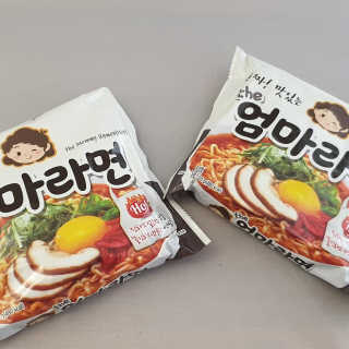 라면 그대로가 제일 맛있는 더엄마라면 — 5점을 준 리뷰어가 2019년 7월 올린 사용 사진
