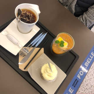 [포벨르] 아메리카노or 돌체라떼 + 에이드 + 디저트 — 4.5점을 준 리뷰어가 2019년 1월 올린 사용 사진