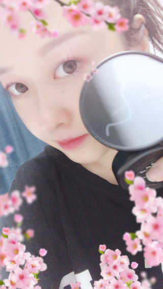 자빈드서울 윙크 파운데이션 팩트 — 4.5점을 준 리뷰어가 2019년 4월 올린 사용 사진