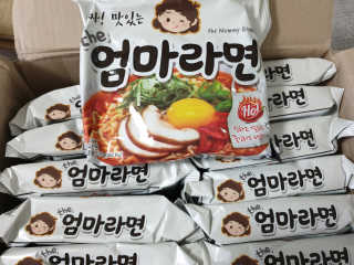 라면 그대로가 제일 맛있는 더엄마라면 — 5점을 준 리뷰어가 2019년 7월 올린 사용 사진