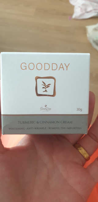 GoodDay Skincare GoodDay 강황 크림 — 5점을 준 리뷰어가 2019년 8월 올린 사용 사진