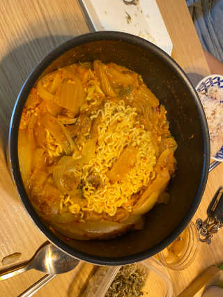 땡땡쿡 더실비김치찌개 2인분 710g 라면사리 포함 — 1점을 준 리뷰어가 2020년 2월 올린 사용 사진