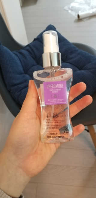 레드컨테이너 페로몬향 퍼퓸 바디미스트 80ml — 5점을 준 리뷰어가 2020년 2월 올린 사용 사진