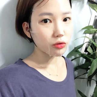 23years old 하이알톡스 쁘띠마스크(5장) — 5점을 준 리뷰어가 2017년 7월 올린 사용 사진