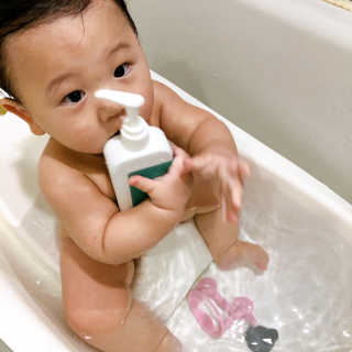 엄마프움 시알릴락토스 오가닉 샴푸앤바스 — 5점을 준 리뷰어가 2019년 11월 올린 사용 사진