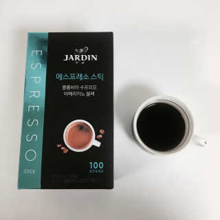 (주)쟈뎅 쟈뎅 에스프레소 스틱 아메리카노 블랙 — 5점을 준 리뷰어가 2018년 10월 올린 사용 사진