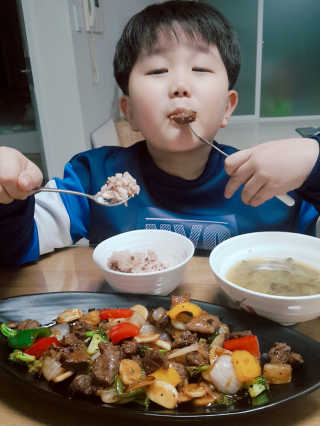 푸드어셈블 갈릭찹스테이크 밀키트 — 5점을 준 리뷰어가 2019년 11월 올린 사용 사진