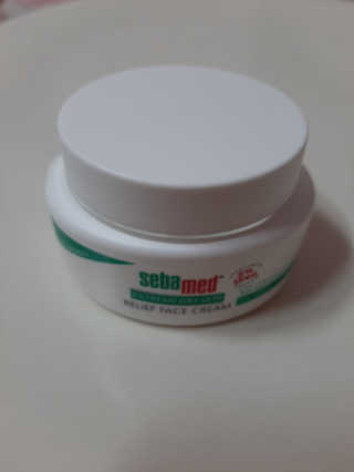 세바메드 우레아 수분폭탄크림 50ml — 1.5점을 준 리뷰어가 2019년 11월 올린 사용 사진