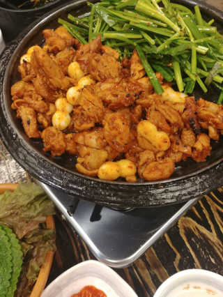 고향원조숯불닭갈비 [고향산천원조숯불닭갈비] 뼈없는 숯불닭갈비 2인세트 — 4.83점을 준 리뷰어가 2018년 9월 올린 사용 사진