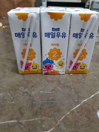 매일우유 멸균 매일우유 저지방 2프로 멸균 핑크퐁 에디션 6입 — 5점을 준 리뷰어가 2017년 12월 올린 사용 사진
