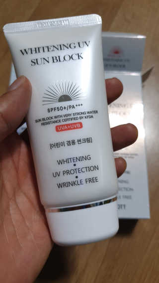 지고트 화이트닝 유브이 썬블럭 크림 70ml,1+1 — 5점을 준 리뷰어가 2019년 8월 올린 사용 사진