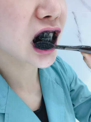the naked object 디블랙팩치약 디블랙칫솔 세트 — 4점을 준 리뷰어가 2019년 1월 올린 사용 사진
