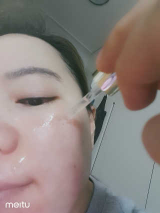 비건화장품 멜릭서 피부 활력 부스터 멜릭서 비타민 세럼 — 4.5점을 준 리뷰어가 2019년 3월 올린 사용 사진