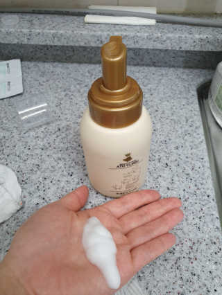 뷰티여우_아토클리닉 [아토클리닉] 우리 아이가 좋아하는 버블폼 — 3점을 준 리뷰어가 2019년 5월 올린 사용 사진
