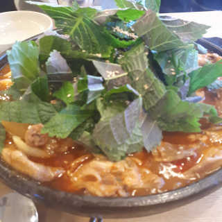 [대성이네_신촌] 깻잎큰닭찜 한마리+사리 中 택2 set — 3점을 준 리뷰어가 2019년 2월 올린 사용 사진