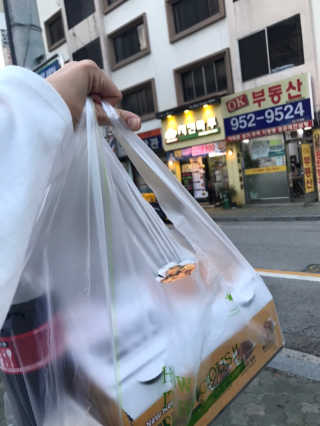 [치킨마루]-  빠사칸레드 + 콜라 500ml — 3.5점을 준 리뷰어가 2019년 5월 올린 사용 사진