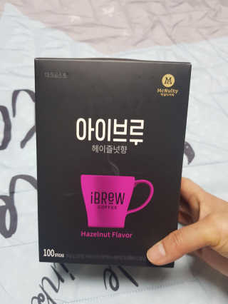 한국맥널티 아이브루 헤이즐넛향 100T — 4.5점을 준 리뷰어가 2019년 11월 올린 사용 사진