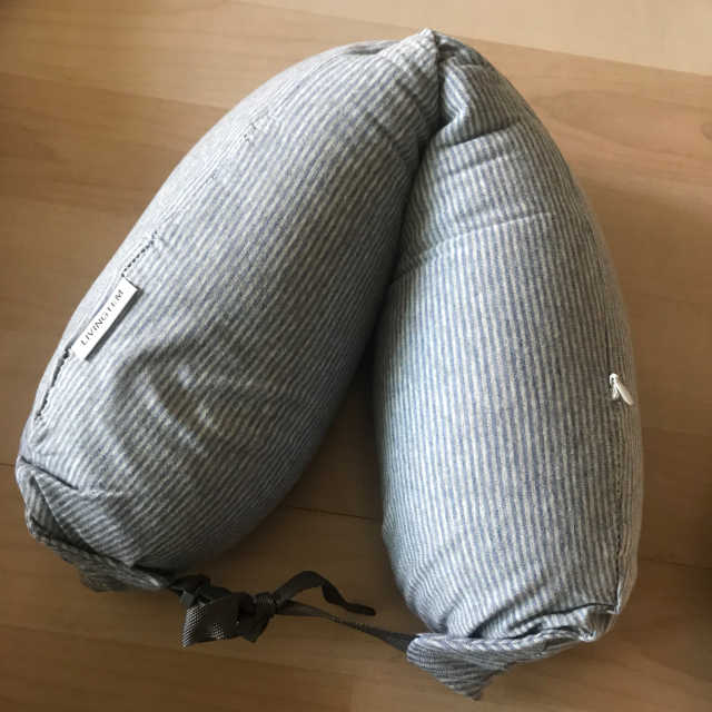 리빙템 여행용 목베개 [색상랜덤] 리뷰 사진